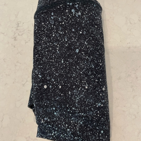 HIGH rise lulu size 6 with mesh tight - Picture 8 of 14